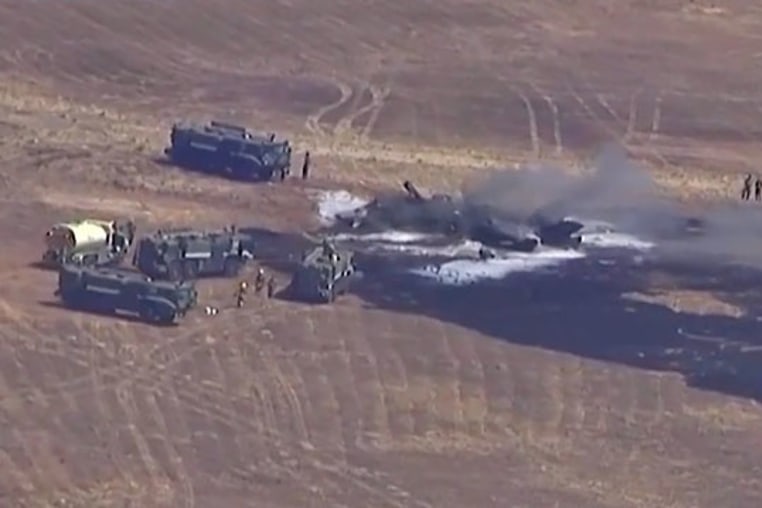 https://www.nbcsandiego.com/news/local/fighter-jet-crash-sparks-small-fire-at-mcas-miramar/4055715/