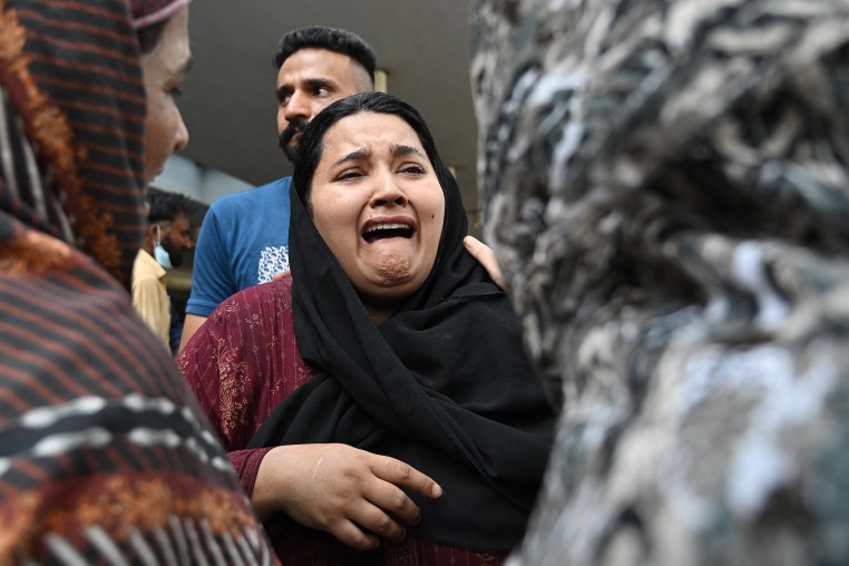 PAKISTAN-HOSPITAL-FIRE
