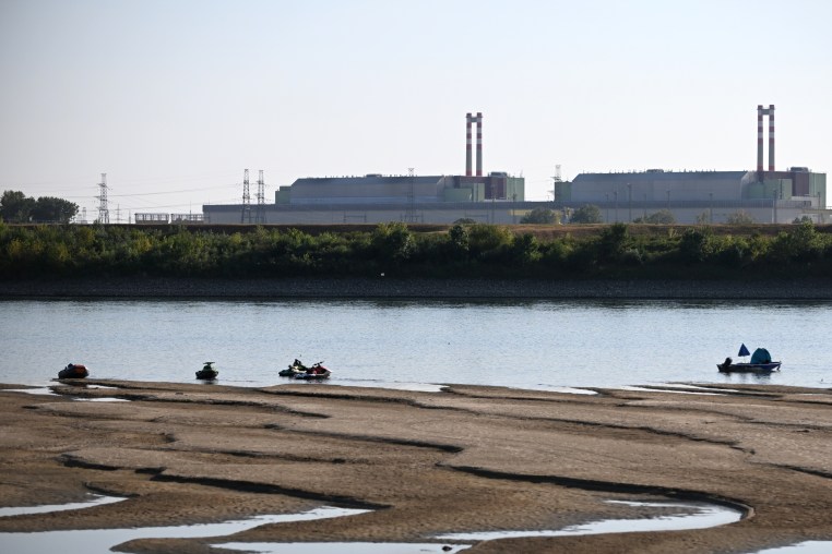 Hungarian Nuclear Power Plant Shuts Down At Paks