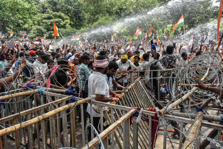 TOPSHOT-INDIA-POLITICS-EDUCATION-PROTEST