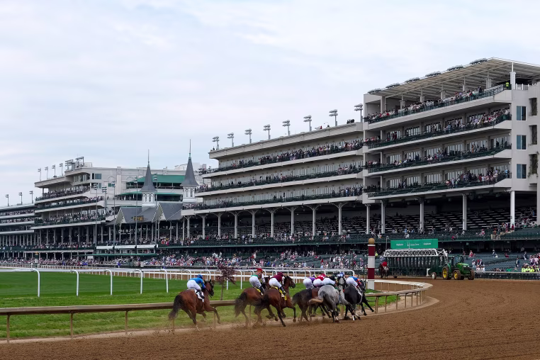 Overall view of race track.