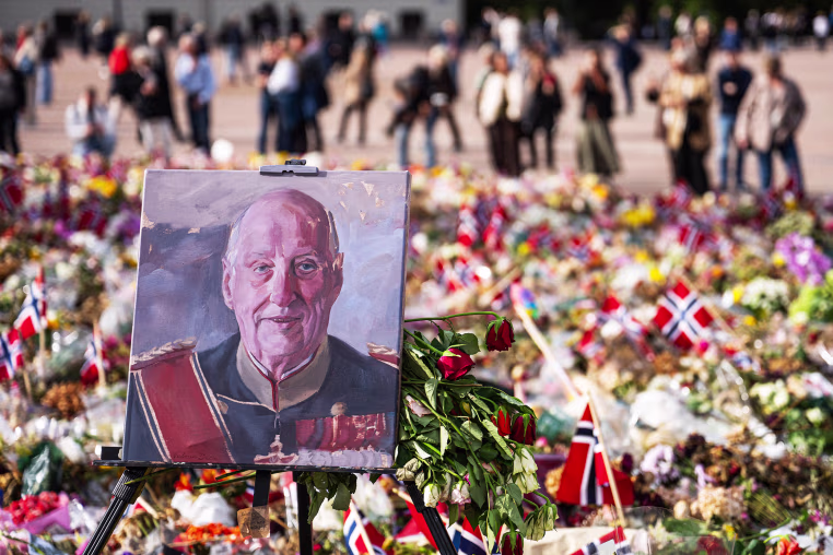 TOPSHOT-NORWAY-ROYALS-HARALD-OBIT