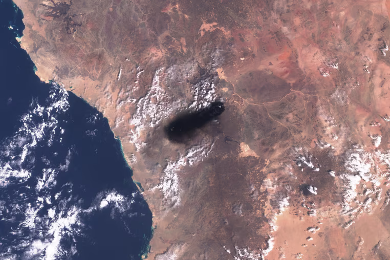 Image: A 60-mile smoke plume along the route of the East-West oil pipeline, south of Medina