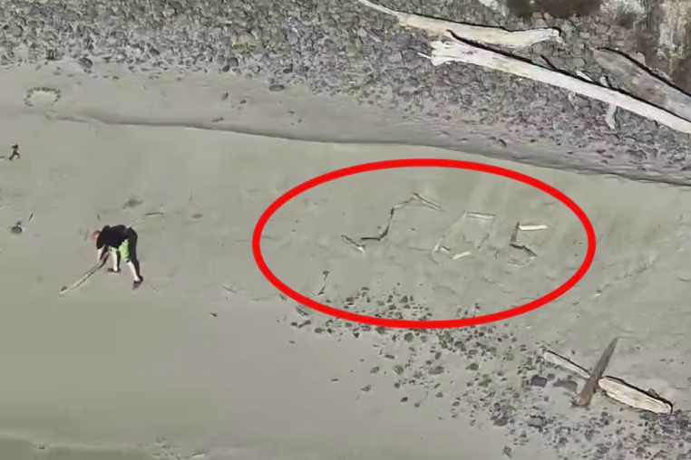 Rescue efforts seen on Lost Boy Beach, Ore.