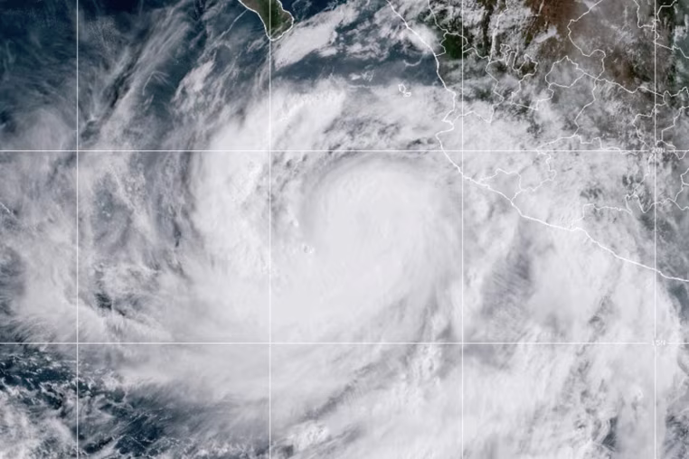 Tropical Pacific moisture drenches central US as another Pacific hurricane forms