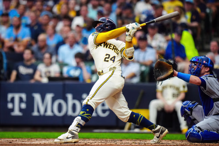 Championship Series - Los Angeles Dodgers v Milwaukee Brewers - Game 2