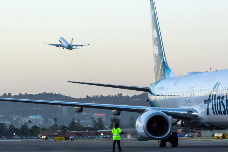 Hollywood Burbank Airport new terminal open