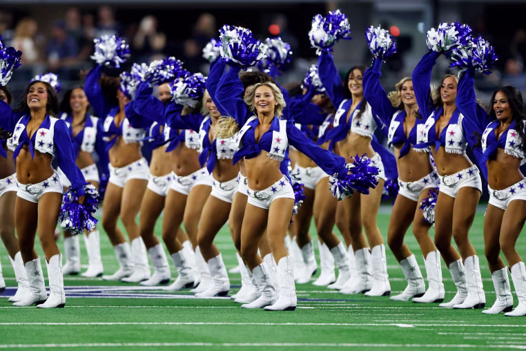 Tampa Bay Buccaneers v Dallas Cowboys