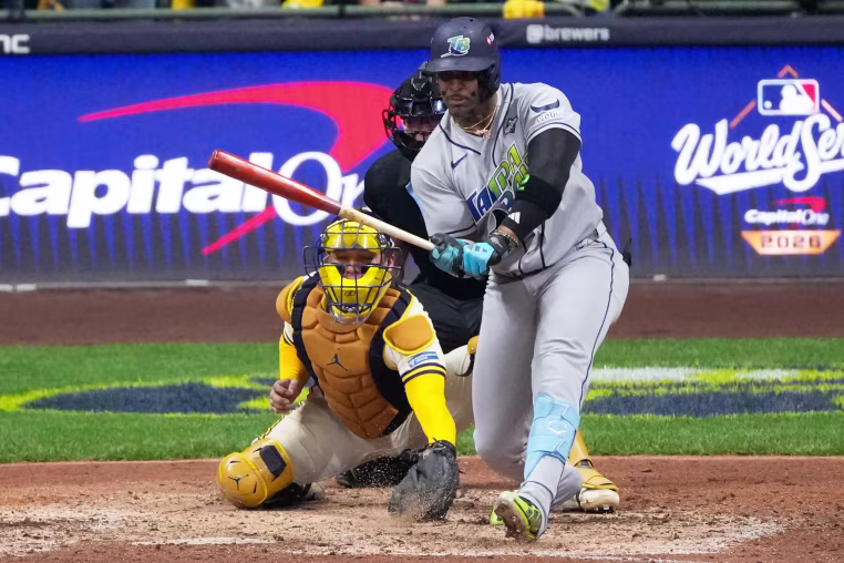 Yandy Díaz strikes out