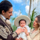 Alex Fernández Jr. con su esposa, Alexia Hernández, y su pequeña hija, Mía.