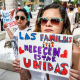 Manifestantes se pronuncian contra la política de la Administración Trump de separar a las familias de inmigrantes en la frontera, en Miami, el 30 de junio de 2018.