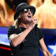 milwaukee rnc kid rock performance singer sings