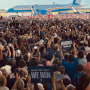 Miles de simpatizantes de Kamala Harris en el aeropuerto de Detroit, el 7 de agosto.