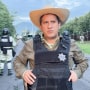 Carlos Manzo, alcalde de Uruapan de 40 años, llegó a la zona en donde militares se enfrentaron contra presuntos miembros del Cártel Jalisco en Uruapan, el municipio que gobierna desde septiembre de 2024. 