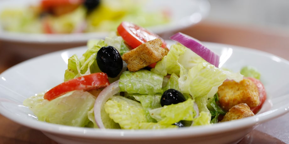 What Most People Don't Realize About Olive Garden's Salad