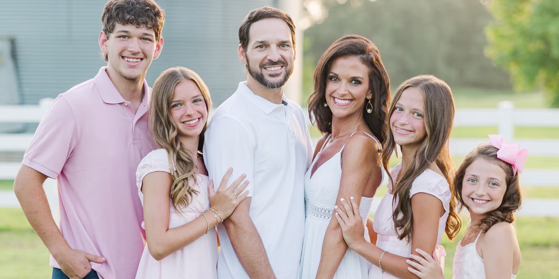 The No. 1 Thing Photographers Wish Families Would Stop Wearing for Photos