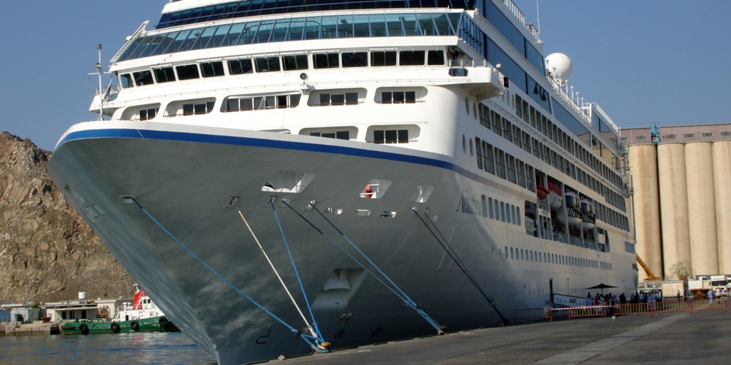 Pirates Chase Open Fire On U S Cruise Ship