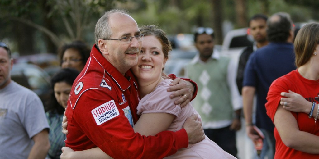 Embracing history: Ohio man sets hugs record