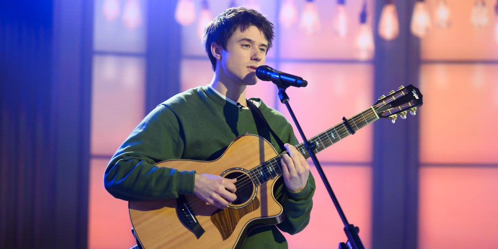 Alec Benjamin tells his story through his music – The Central Trend