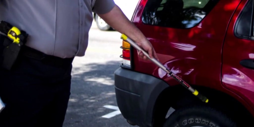 TikToker Erases Parking Enforcement Chalk From Neighbors' Tires