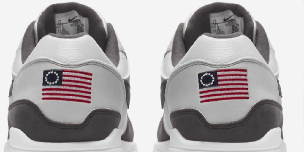 Nike shoe flag deals