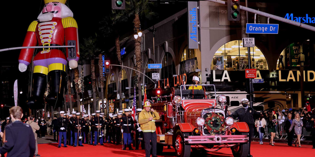 Christmas Parade 2022 Nbc Hollywood's Annual Christmas Parade Returns After Covid
