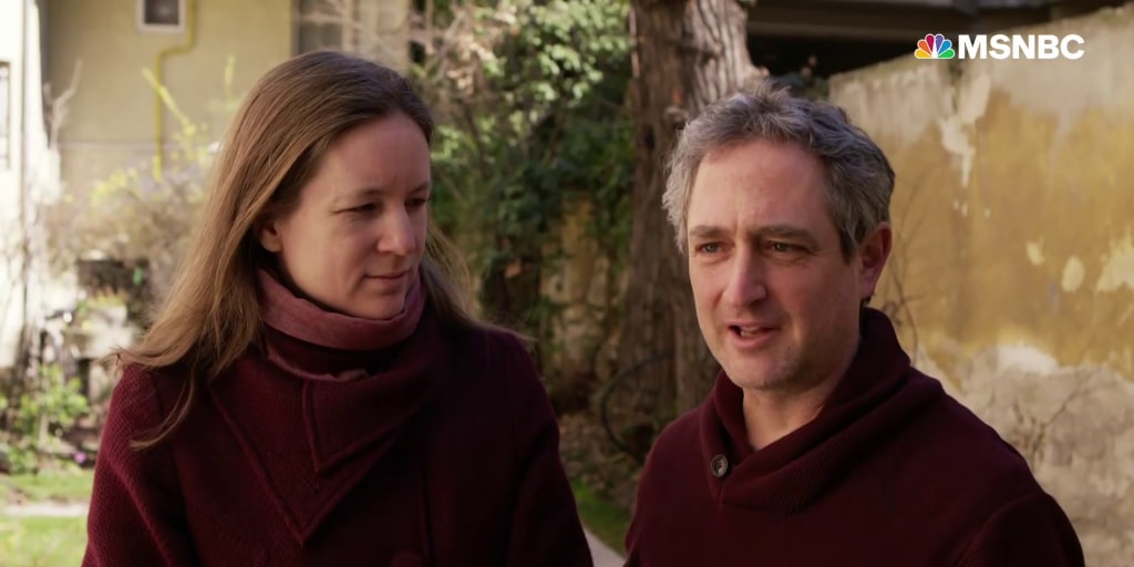 Hungarian couple shares living space with Ukrainian refugees - Vimarsana News