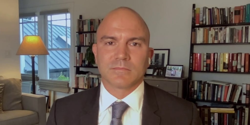 Ben Rhodes: Zelenskyy shows the courage Putin doesn't have - Vimarsana News