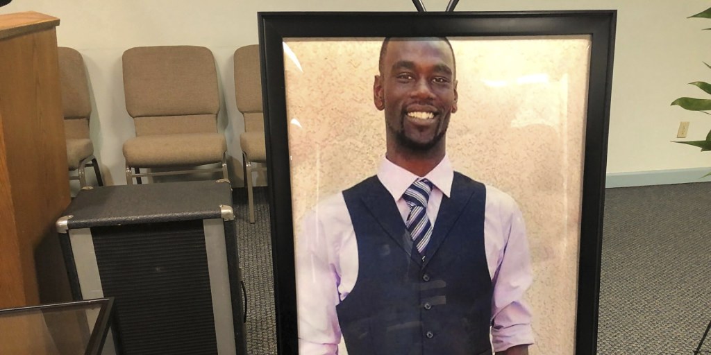 Five Memphis officers linked to Tyre Nichols' death in custody - Vimarsana News