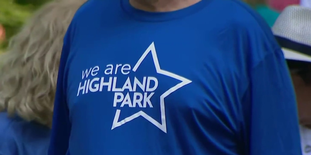 Highland Park honors lives lost one year after Fourth of July parade shooting - Vimarsana News