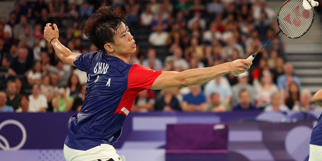Spin cycle: USA's Chiu makes epic badminton spin shot