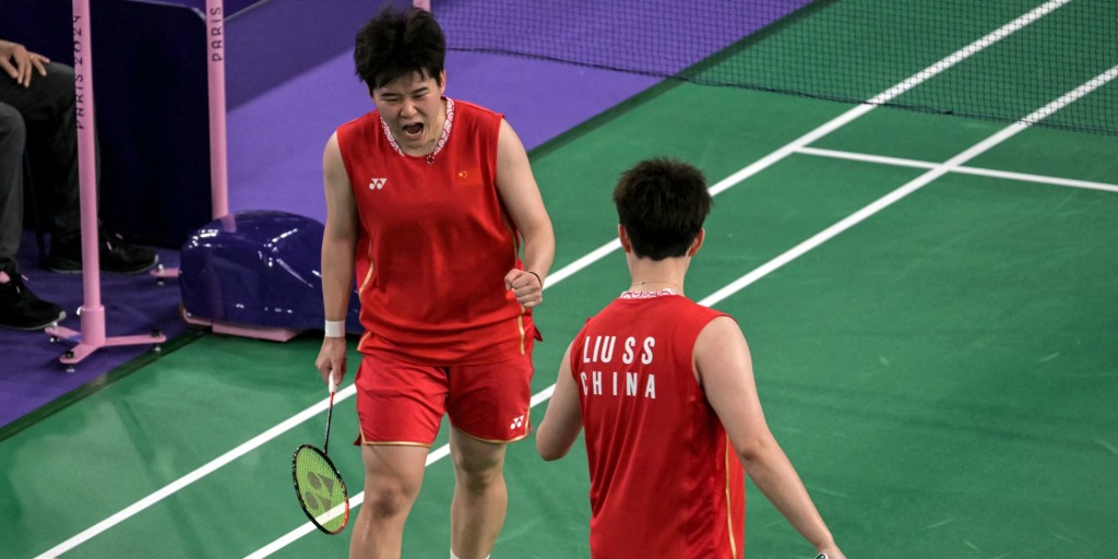 American twins Kerry and Annie Xu drop first round match