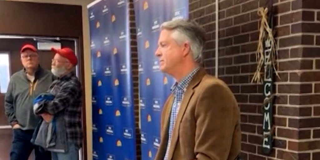 Video shows Kansas senator getting booed after leaving town hall early