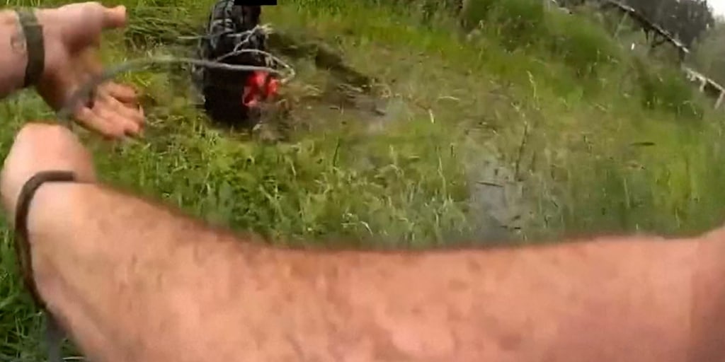 Washington deputy uses lasso to detain chainsaw-wielding man