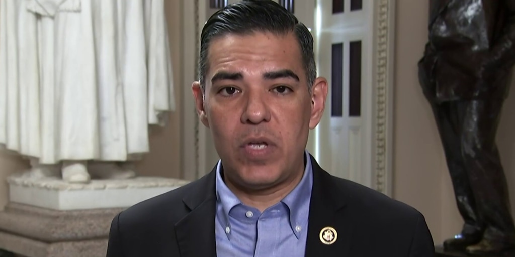 Democrat explains that Congress has ‘zero room’ for abusers of power, while broadcasting from a building that’s basically an open-plan office for them.