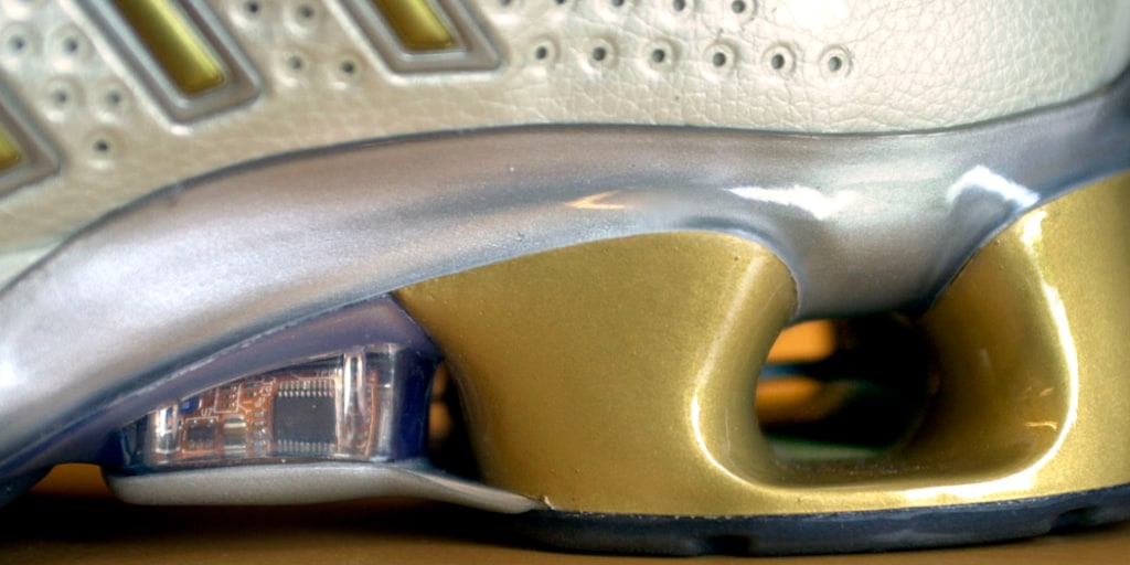 Kennis maken Transplanteren doorboren Adidas creates computerized shoe