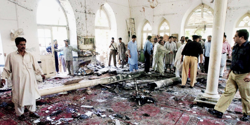 14 dead in bombing at Pakistan Shiite mosque