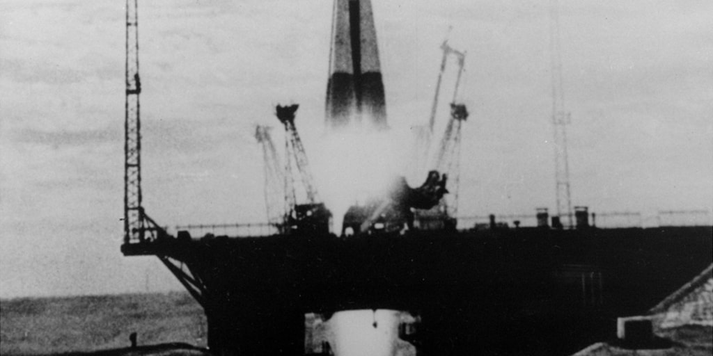 ss_071004_sputnik50_11.jpg