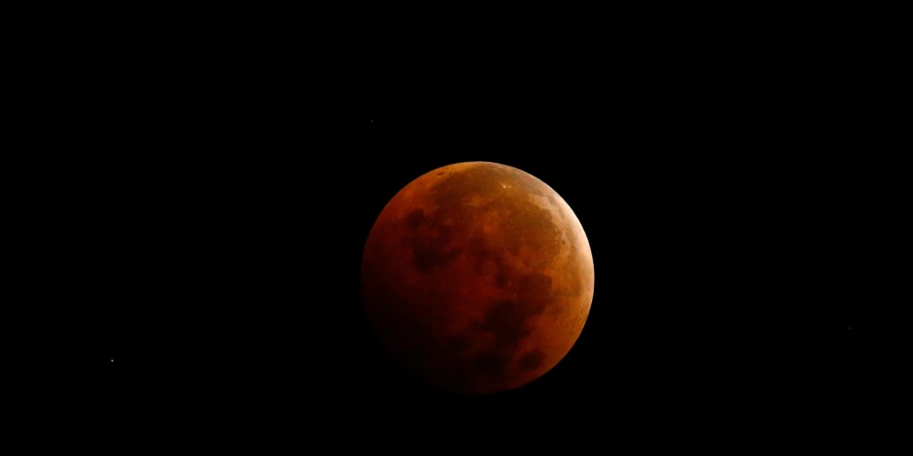 141008-lunar-eclipse-