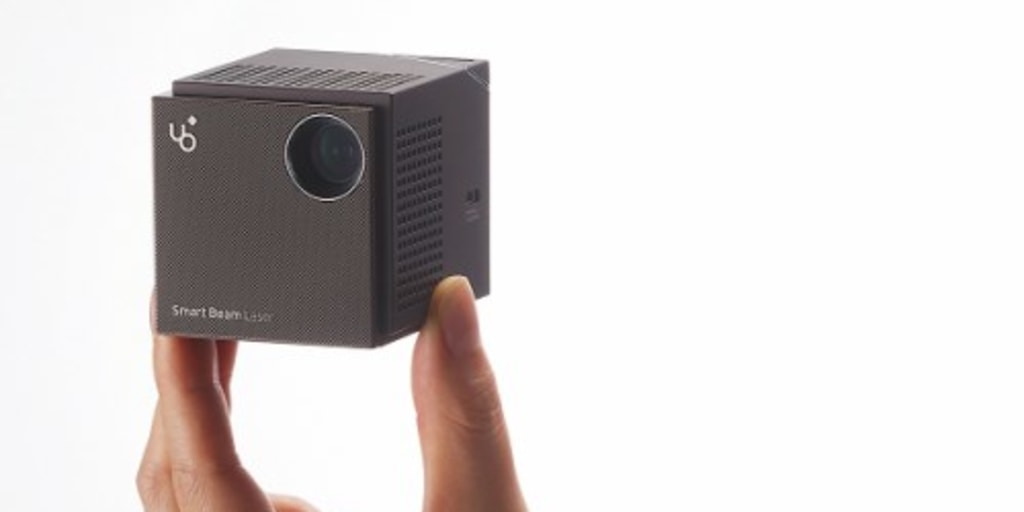 Smart Beam Laser Projector Puts HD Image in Palm-Size Package