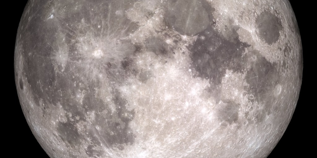China Aims to Explore Dark Side of the Moon by 2018: Xinhua