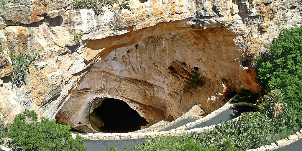 Сура аль кахф пещера. Пещеры тибета. Сура аль кахф пещера. Пещера прочитать. Пещера прочитать.