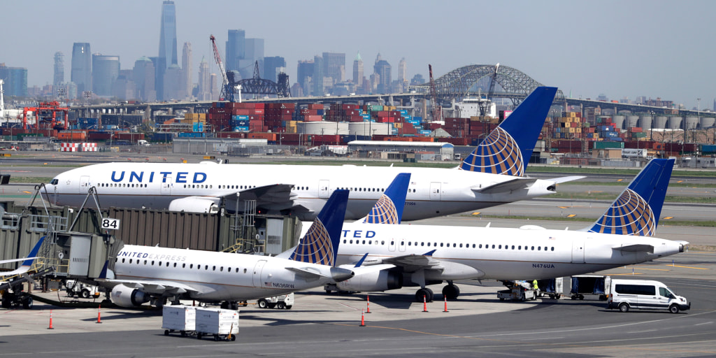 Newark store airport images