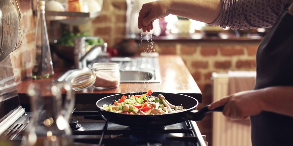 9 Little Tricks That'll Change The Way You Cook, Eat And Work In The Kitchen