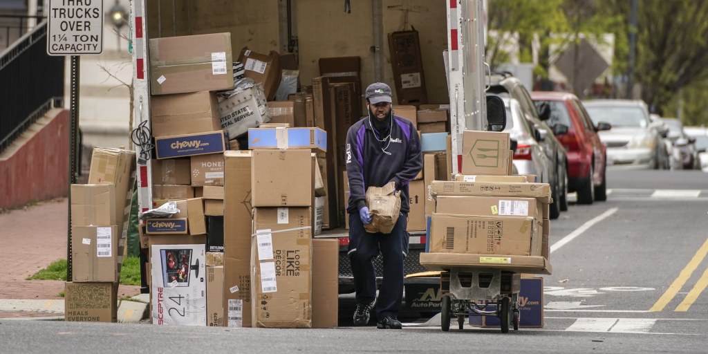 Fedex Drivers Say They Re Not Getting Coronavirus Protections Other Delivery Workers Receive