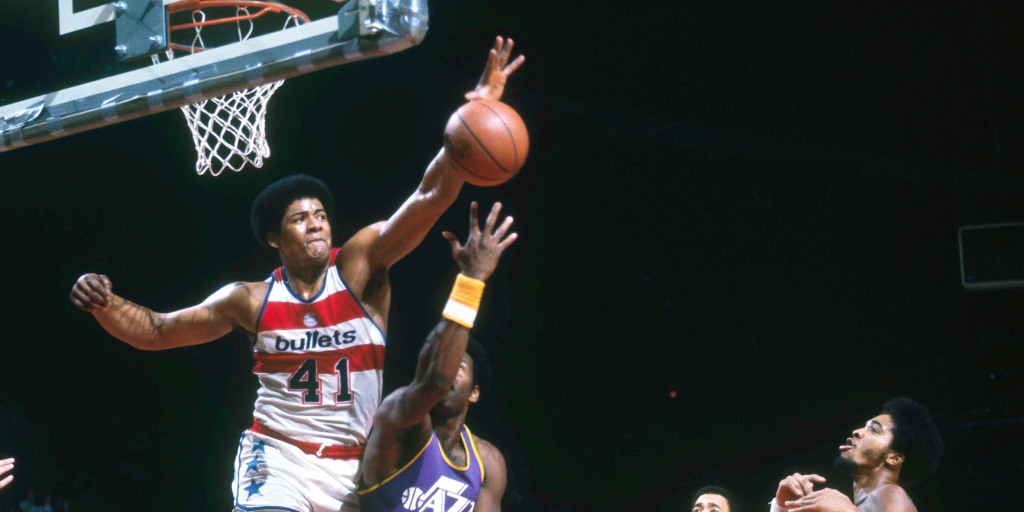 Wes Unseld, legendary center for Baltimore Bullets, dies at 74