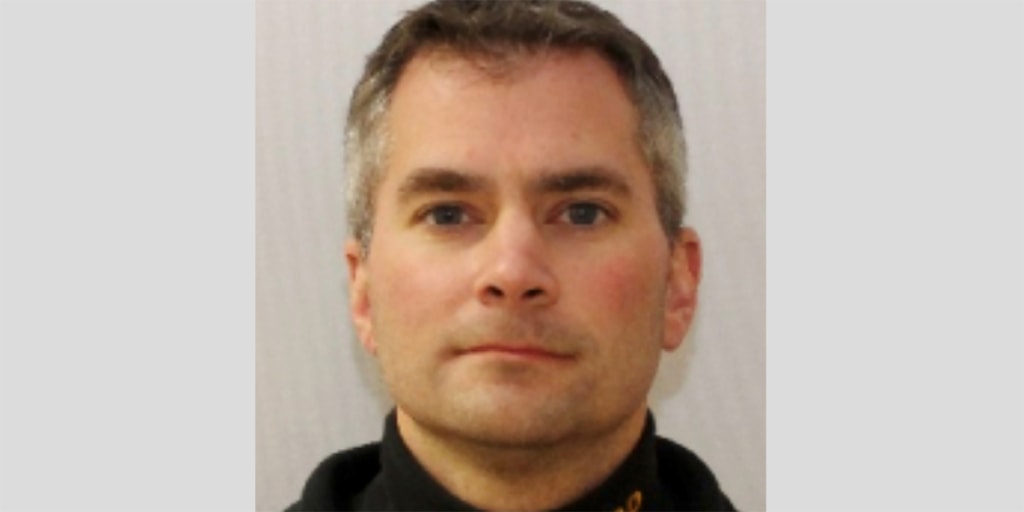 210111-2x1-officer-brian-sicknick-ew-504