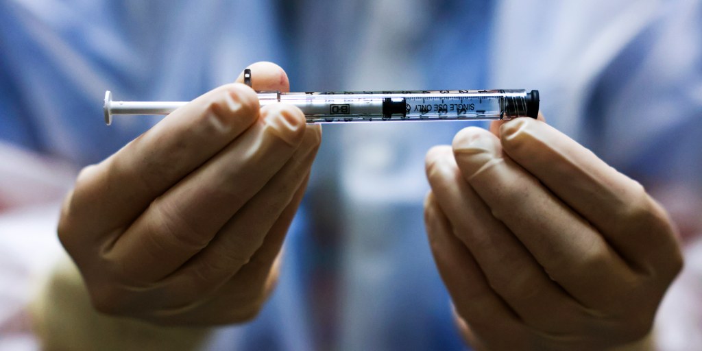 211221-johnson-johnson-vaccine-mn-1310.j