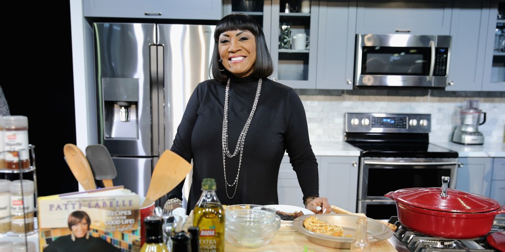 'Here comes the pie': How Patti LaBelle launched a bestselling food brand in her 60s - Vimarsana News