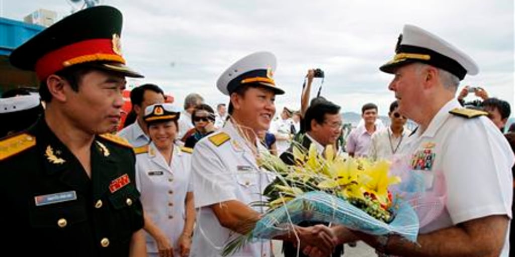 US navy ships visit Vietnam amid heightened China tensions